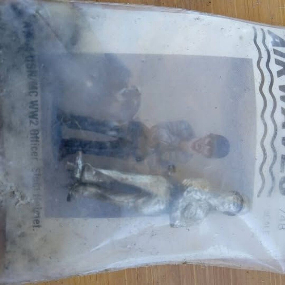 Airwaves WWII US Officer Steel Helmet 1/48 Scale Figures